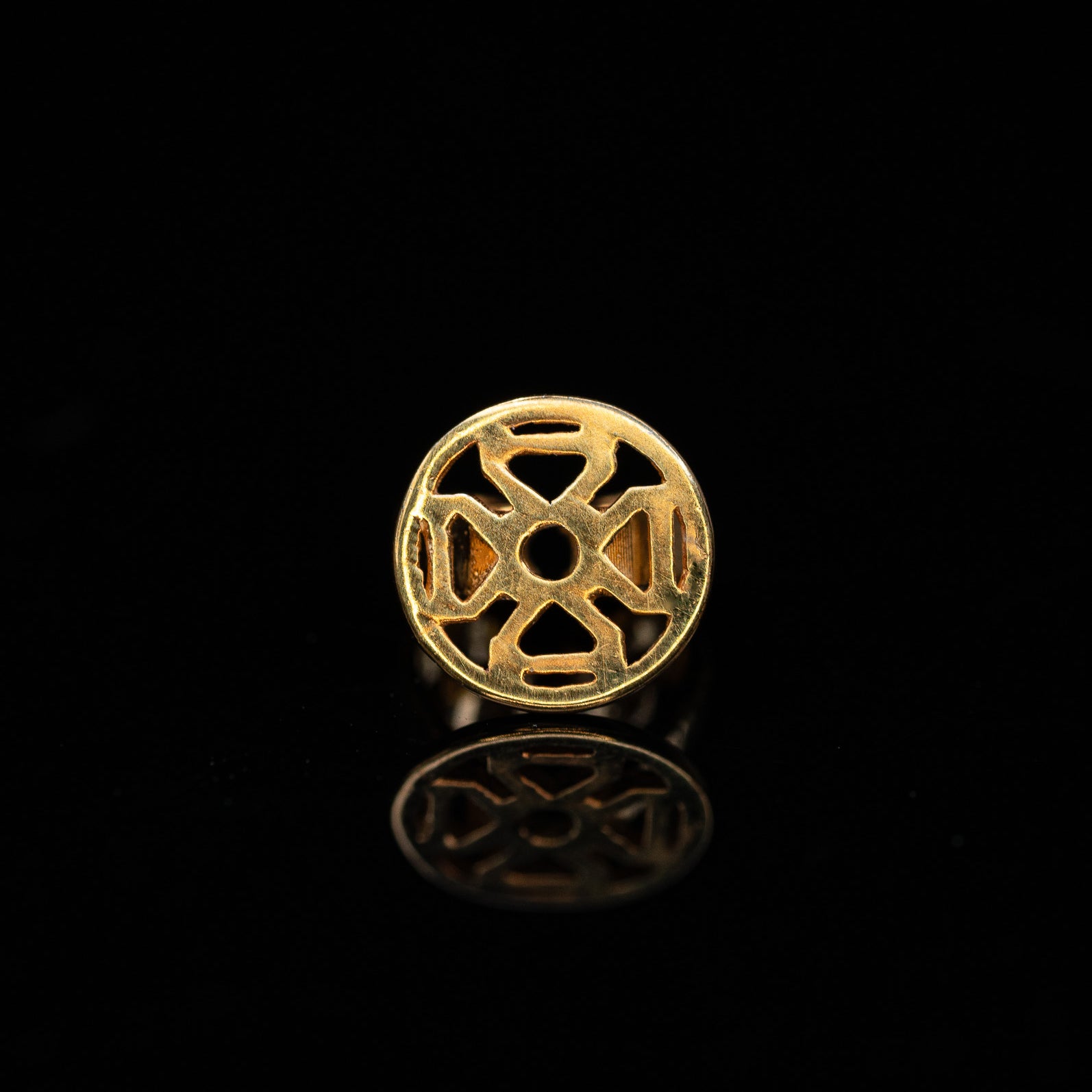 Round Cut Diamond Stud Gold Earrings