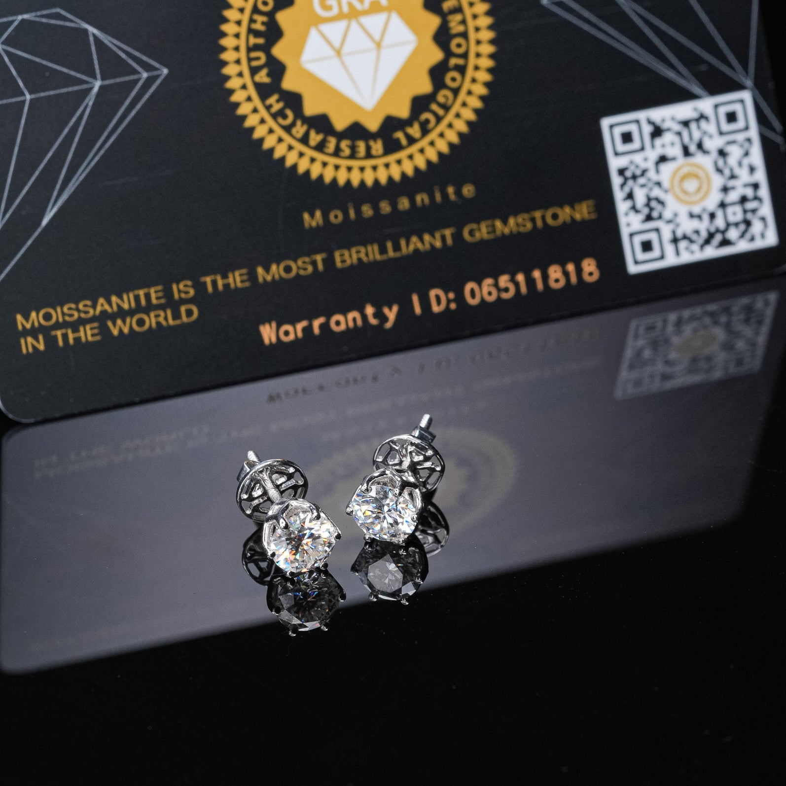 Round Cut Diamond Stud Earrings