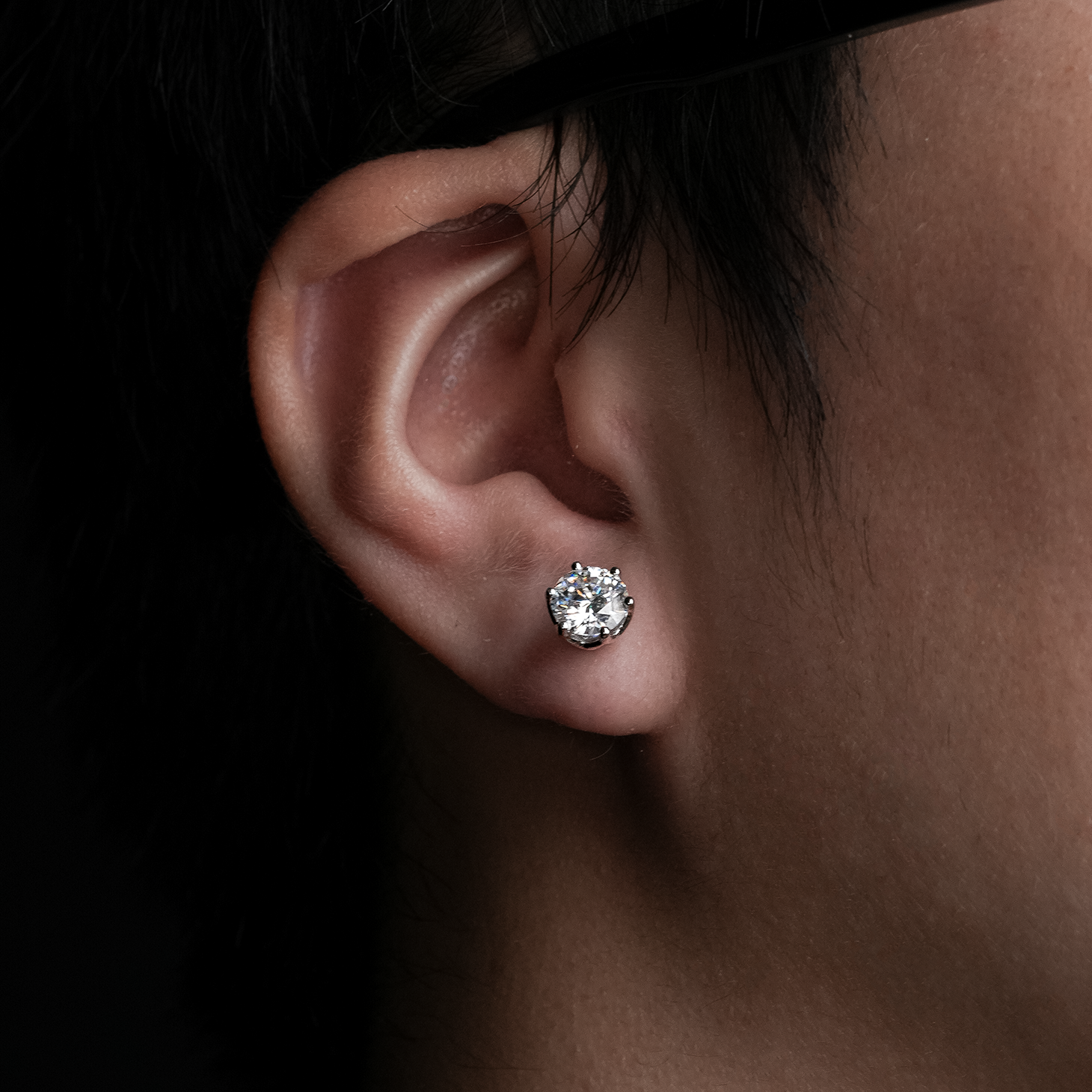 Round Cut Diamond Stud Earrings