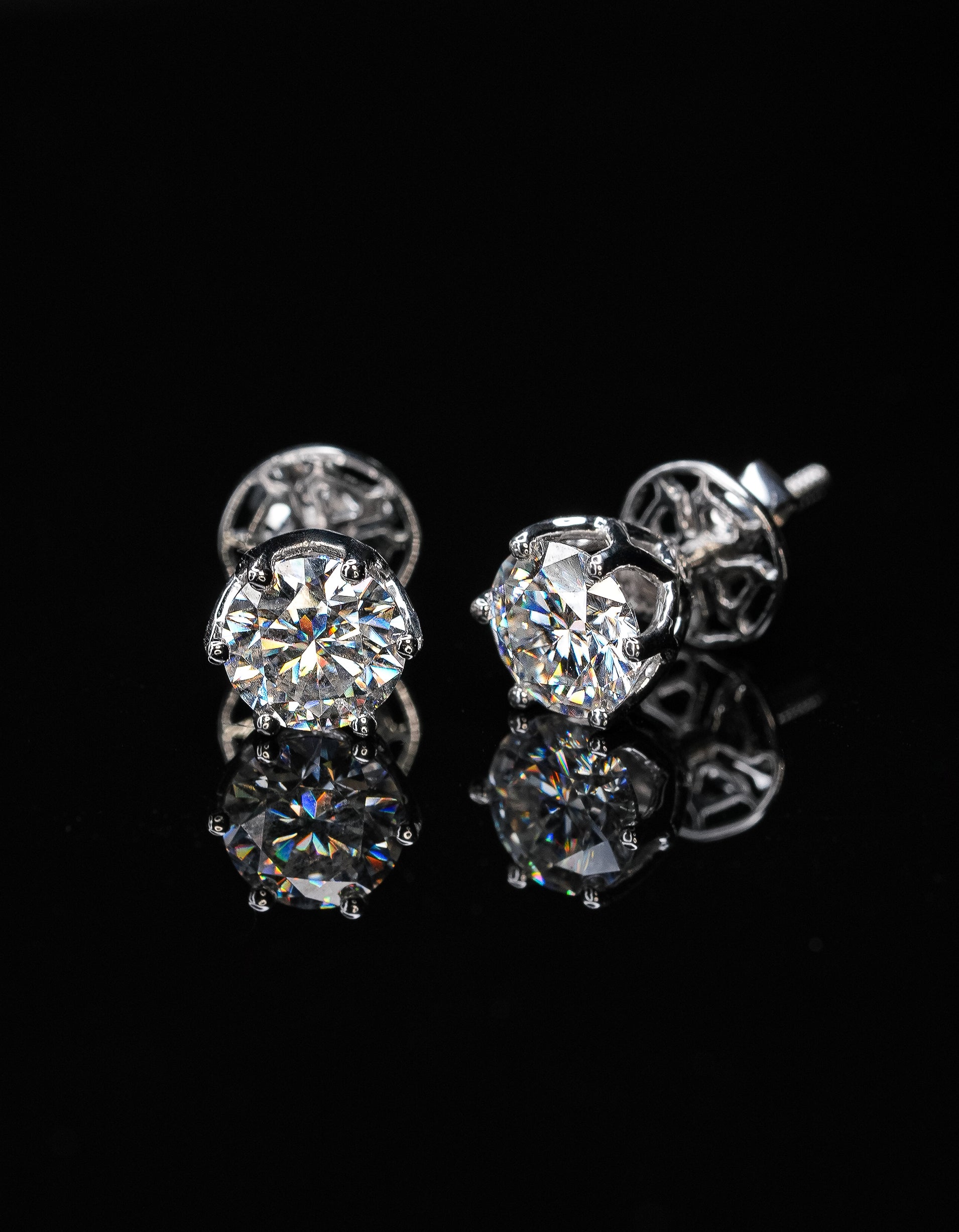6mm Round Cut Diamond Stud Earrings
